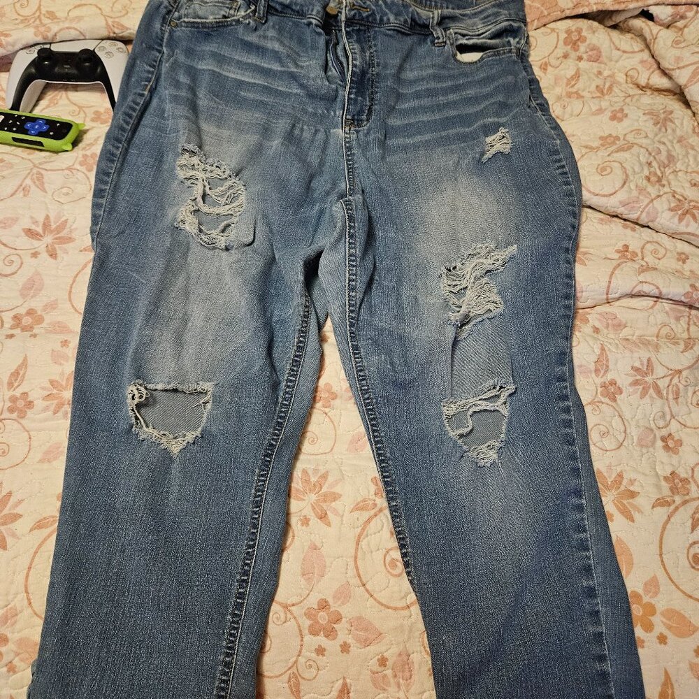 Distressed jeans 24w